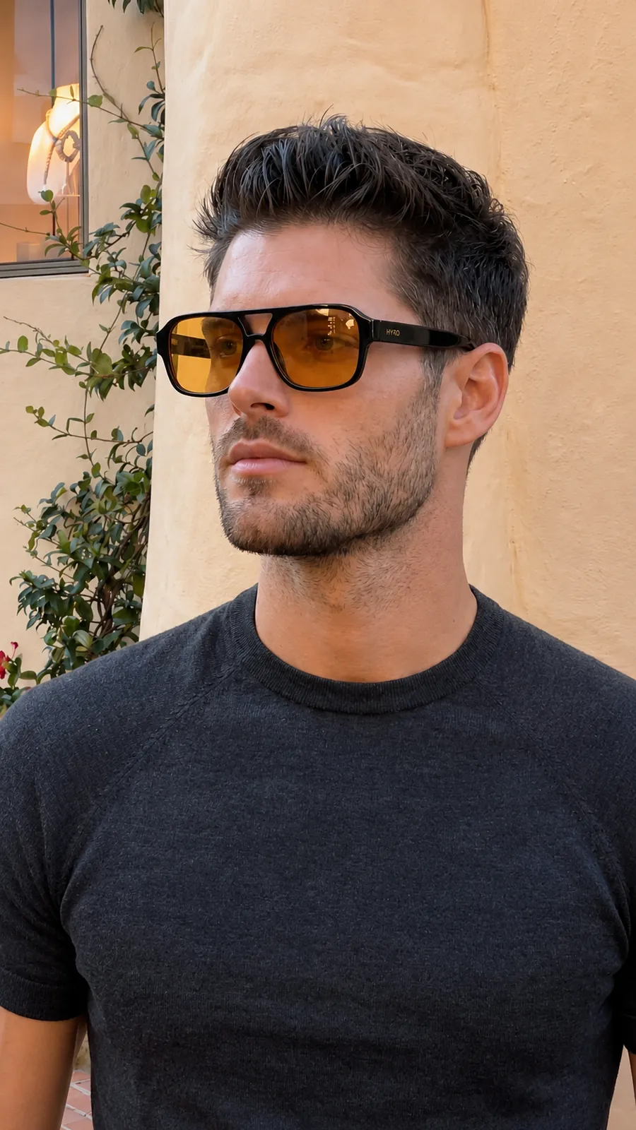Model wearing HYRO® Pilot Noir