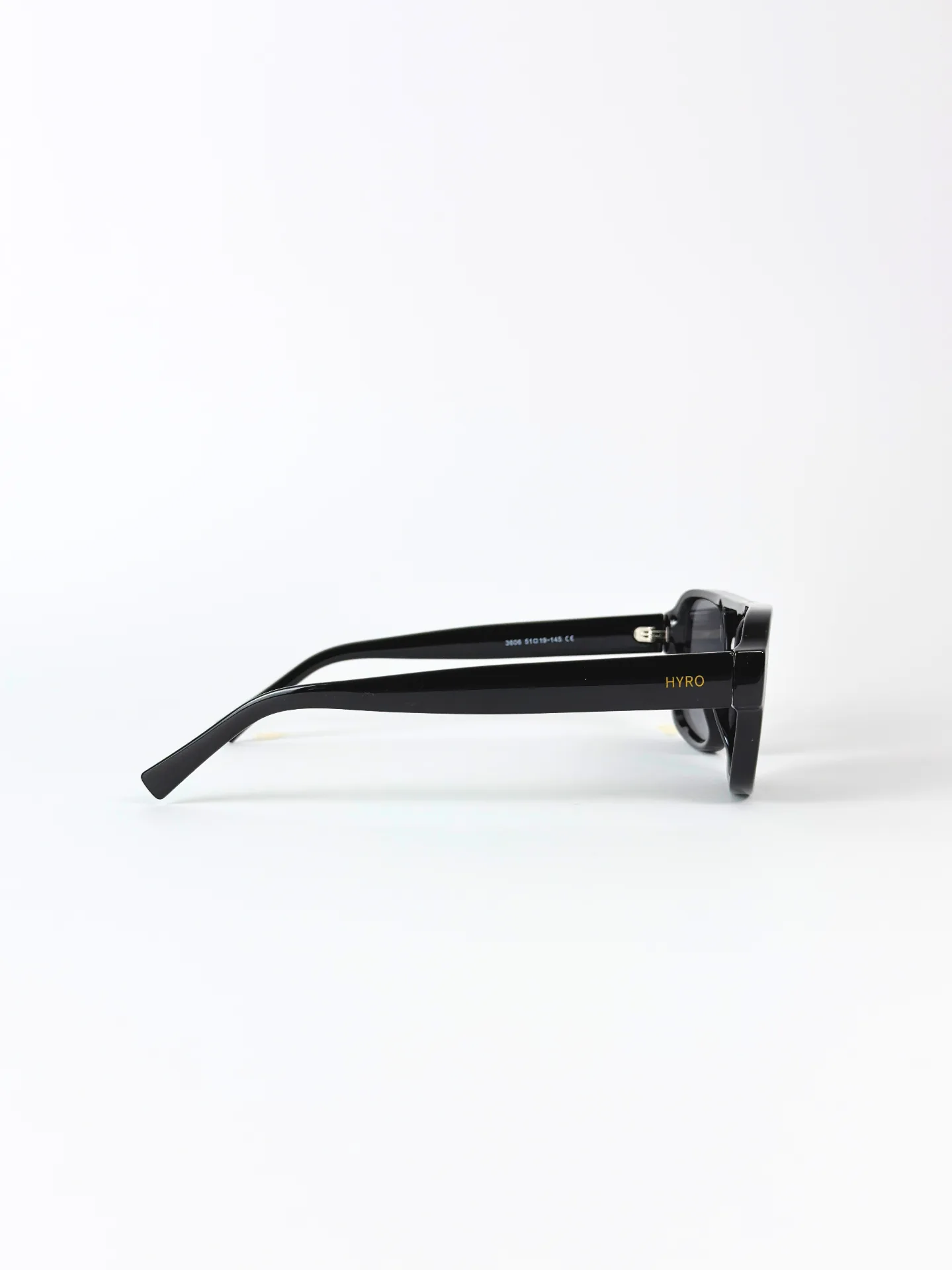 HYRO® Pilot Black — side view