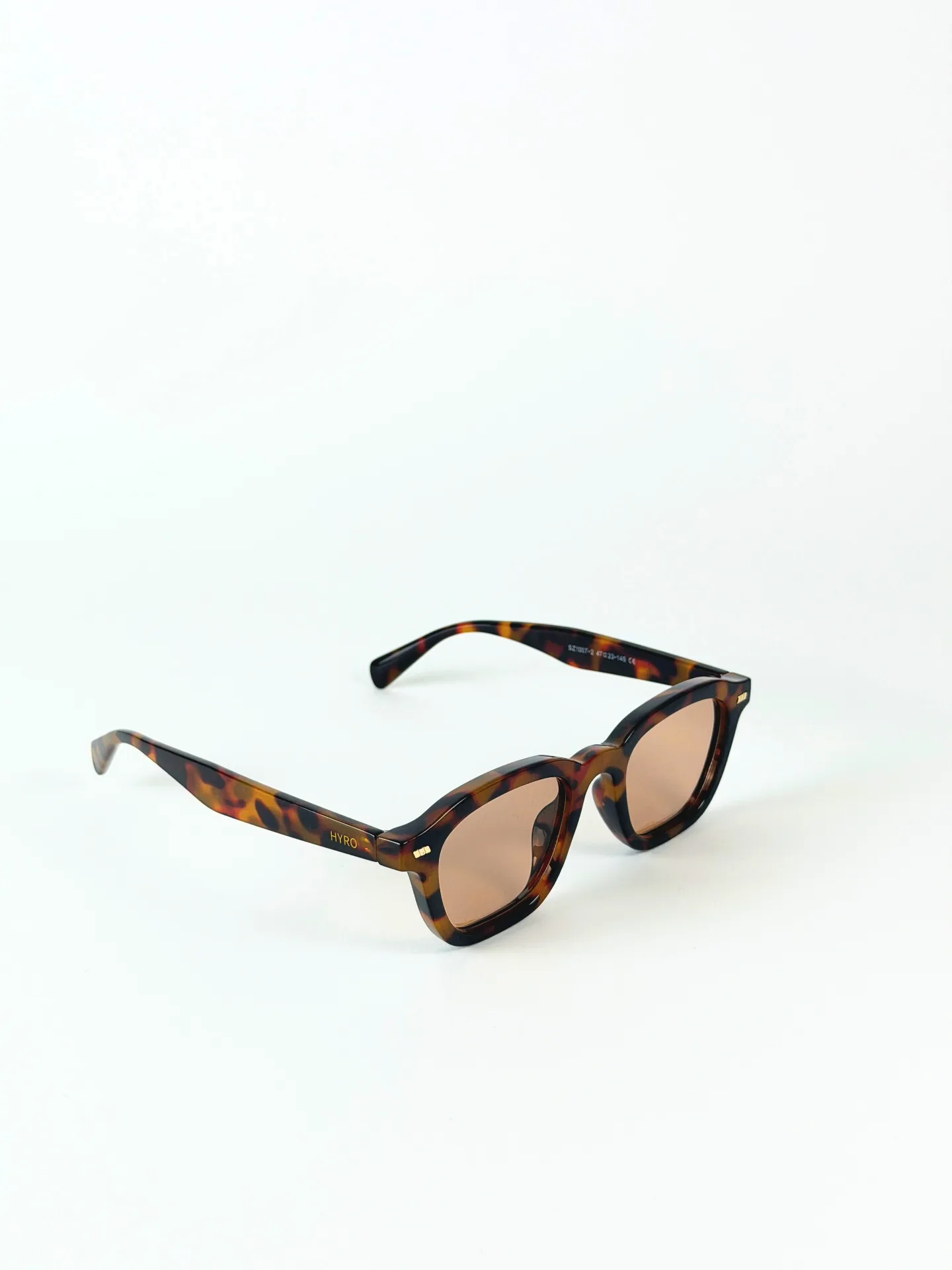 HYRO® Aviator Havana — three-quarter view