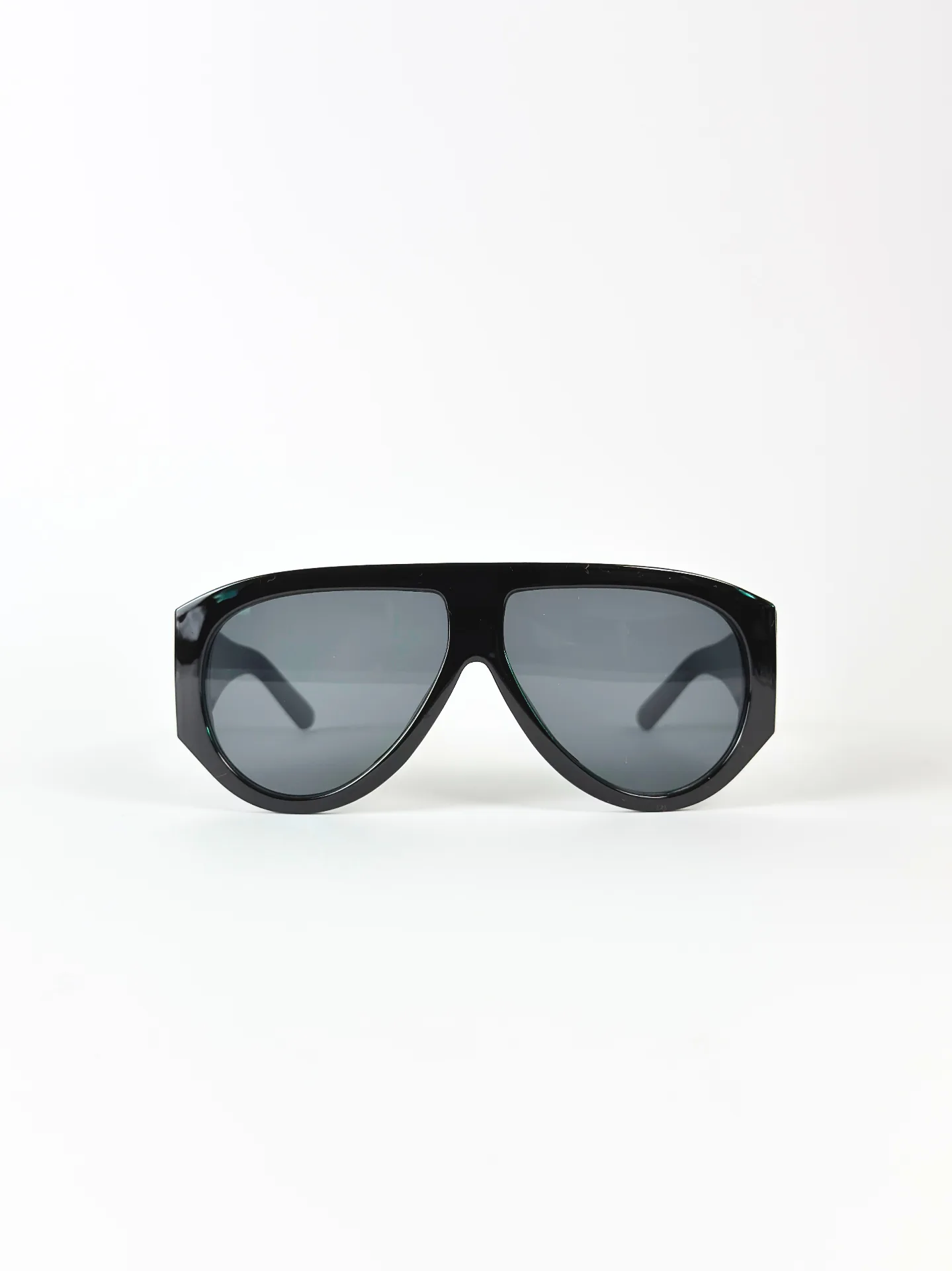 HYRO® Glacier Black — front view