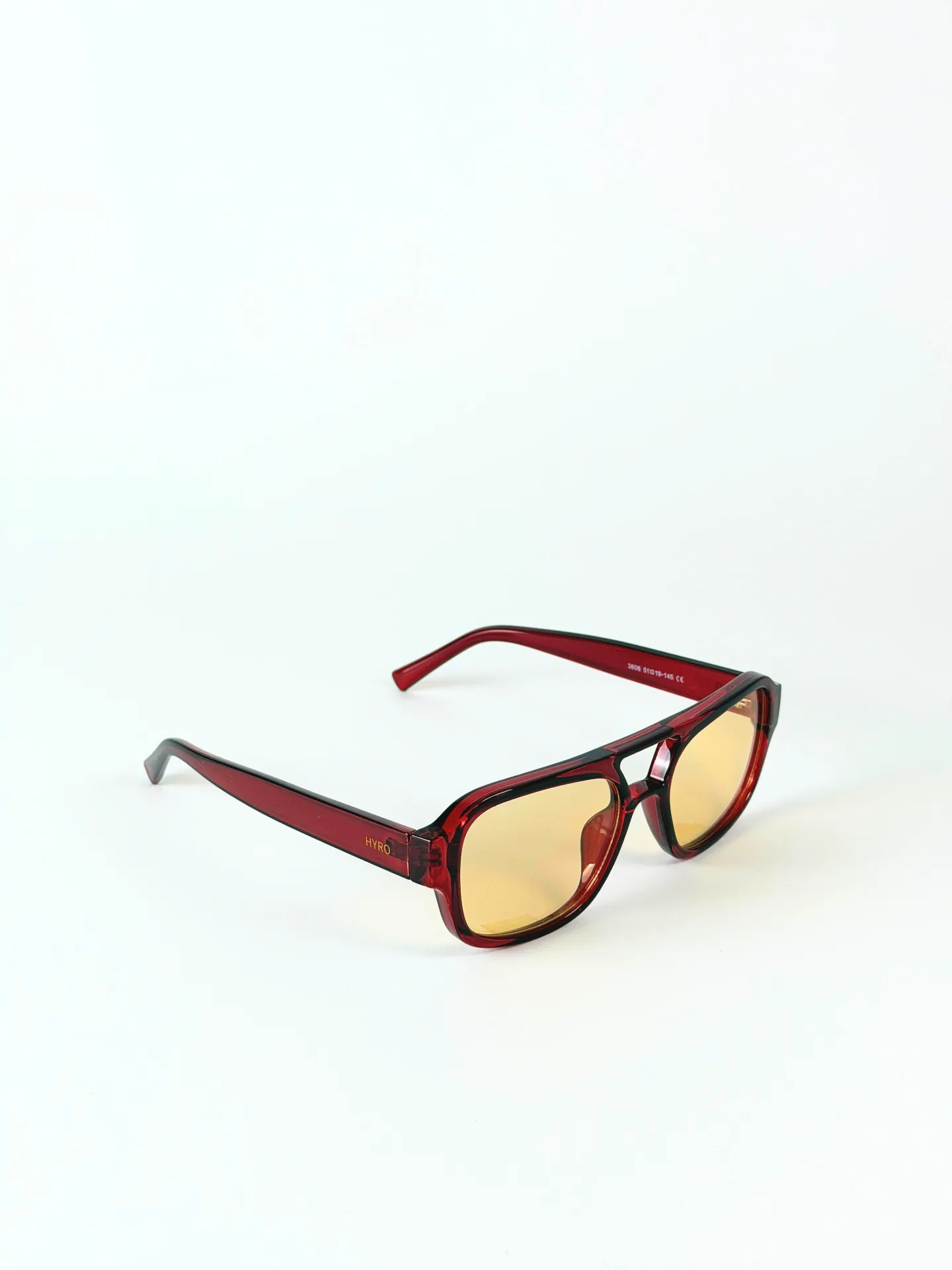 HYRO® Pilot Burgundy — three-quarter view