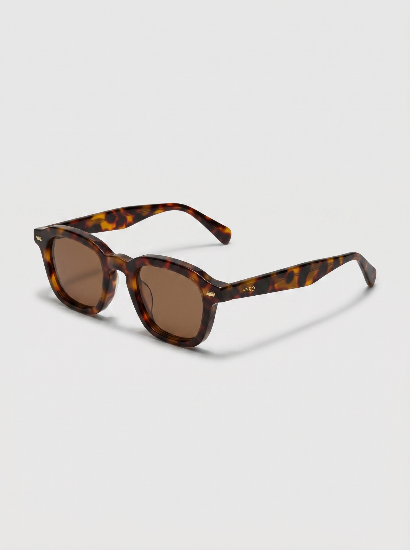 HYRO® Aviator Havana — three-quarter view